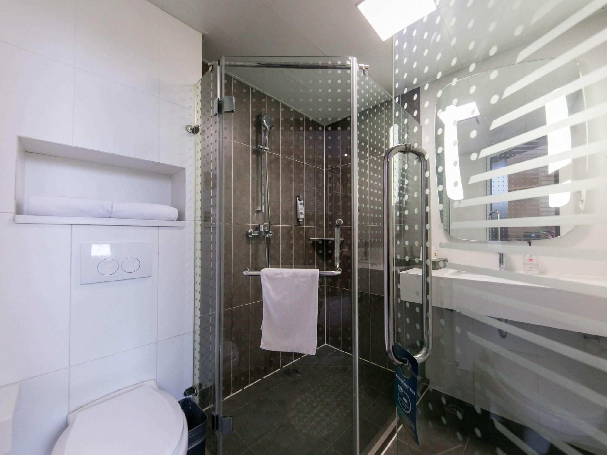 Ibis Shanghai Gubei Екстер'єр фото
