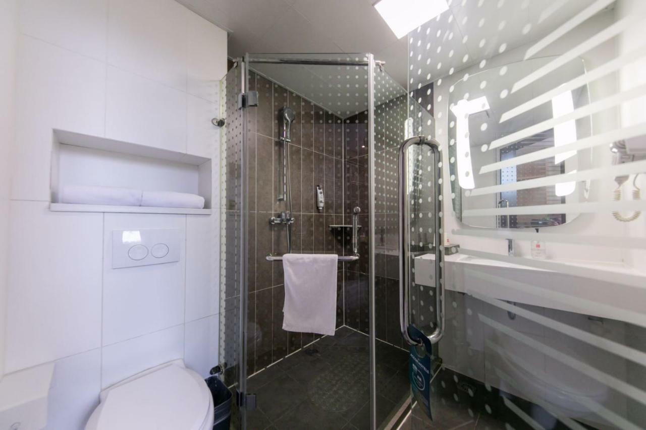Ibis Shanghai Gubei Екстер'єр фото